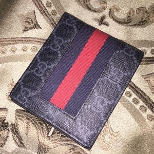gucci web supreme wallet